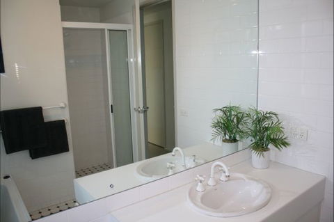 BTU Cottage Nowra Hill - Tourism Canberra 6