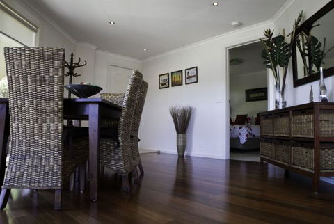 C-Deck Beach House Apartment - Tourism Canberra 4