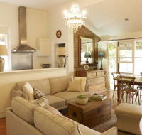 Cadogan Central Luxury - Tourism Canberra