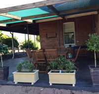 Corryong Holiday Cottages - Sportsview - Tourism Canberra