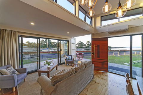 Coastal Pods Wynyard - Tourism Canberra 9