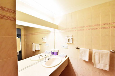 Diplomat Alice Springs - Tourism Canberra 2