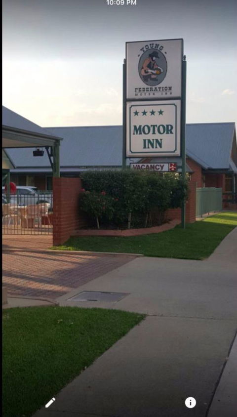 Federation Motor Inn Young - Tourism Canberra 0