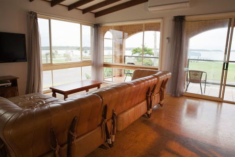 Greenwell Point House - Tourism Canberra 1