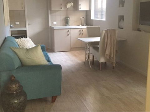 Kindred Studio Apartments - Tourism Canberra 0