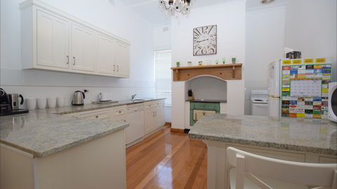 The Provincial Bed & Breakfast - Tourism Canberra 0