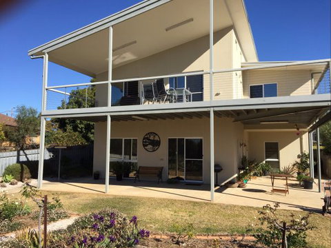 Lyreen's Apartment Bed And Breakfast - Tourism Canberra 1