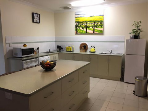 Lyreen's Apartment Bed And Breakfast - Tourism Canberra 5