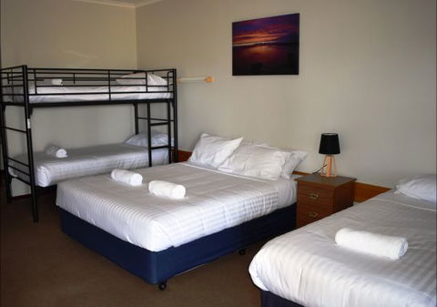 Port Albert Motel - Tourism Canberra 6