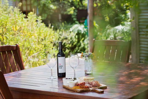 Red Poles Bed And Breakfast - Tourism Canberra 3