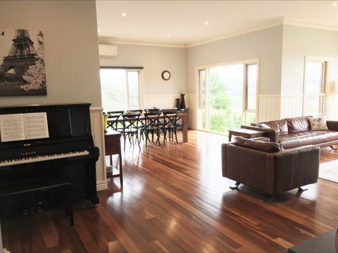 Shearer's Hill - Luxury Farm Stay - Tourism Canberra 1