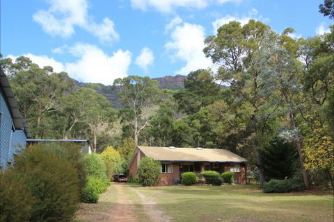 Sundial Holiday Apartments - Tourism Canberra 0