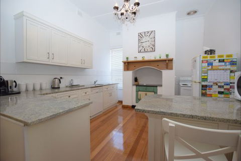 The Provincial Bed & Breakfast - Tourism Canberra 1