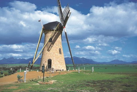 The Lily Stirling Range - Tourism Canberra 0