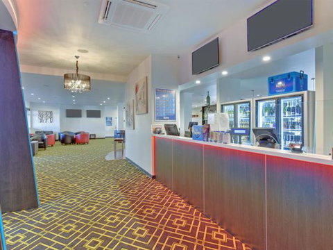 TownHouse Hotel Burnie - Tourism Canberra 3