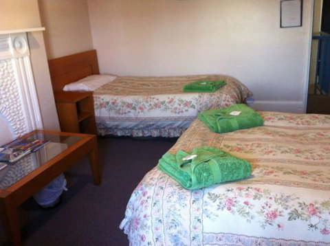 Victoria Hotel - Tourism Canberra 3