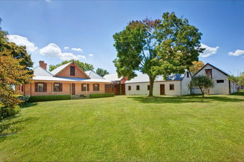 Vine Lodge Heritage Getaway - Tourism Canberra 1