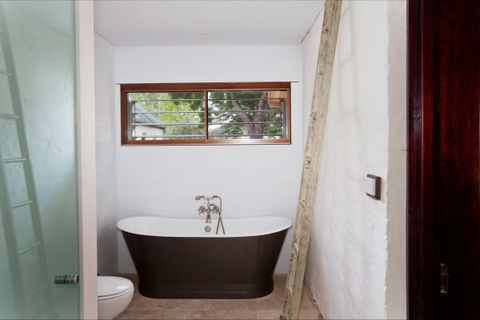 Vine Lodge Heritage Getaway - Tourism Canberra 3