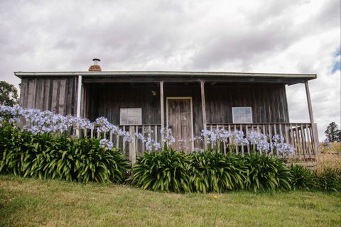 Wines For Joanie Cottage - Tourism Canberra 3