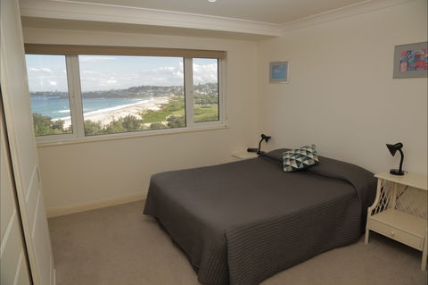 A Beach House Near Manly Two - Tourism Canberra 4