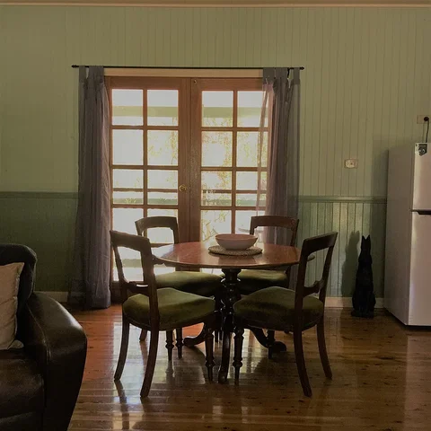 Telegraph Retreat Cottages - Tourism Canberra 4