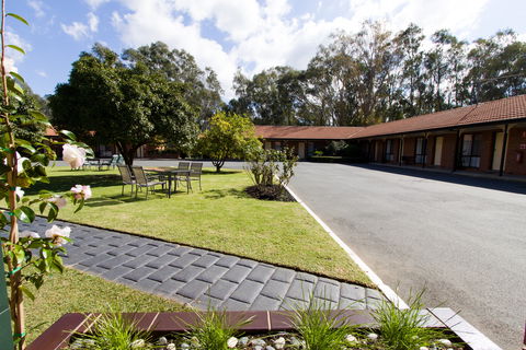 Advance Motel - Tourism Canberra 7