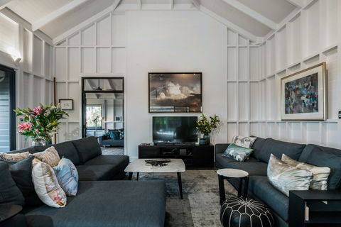 Aja - Tourism Canberra 9