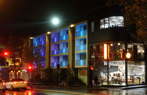 Arts Hotel Sydney - Tourism Canberra 0
