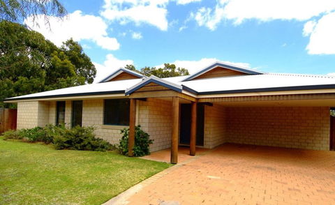 BeachnBush - Tourism Canberra 0