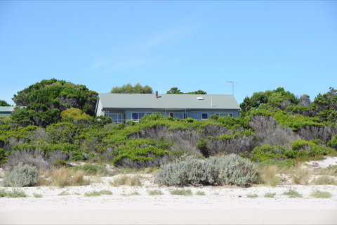 Beachcomber - Tourism Canberra 7