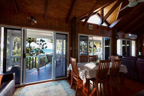 Beachfront Zilzie Holiday Home And Cottage - Tourism Canberra 2