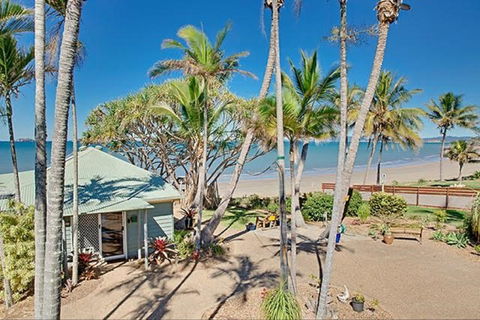 Beachfront Zilzie Holiday Home And Cottage - Tourism Canberra 4