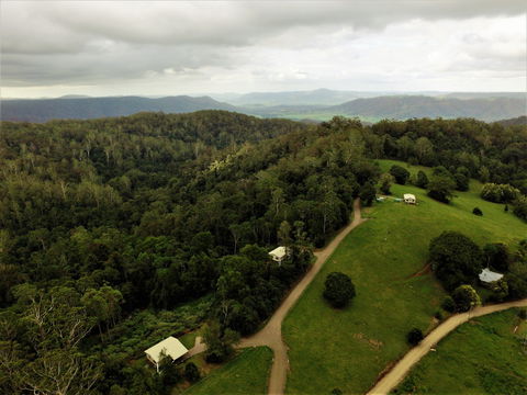 Bellthorpe Stays - Nature's Retreat - Tourism Canberra 0