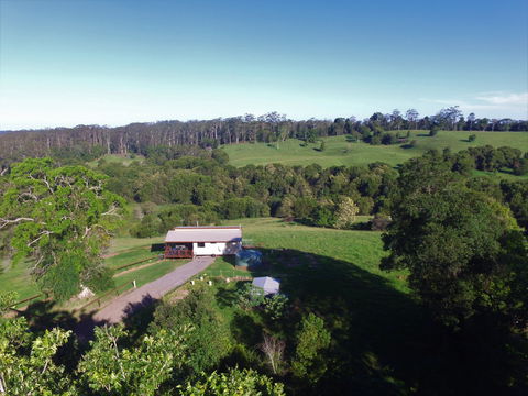 Bellthorpe Stays - Nature's Retreat - Tourism Canberra 6
