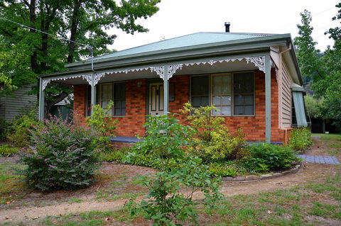 Bright River Cottage - Tourism Canberra 0
