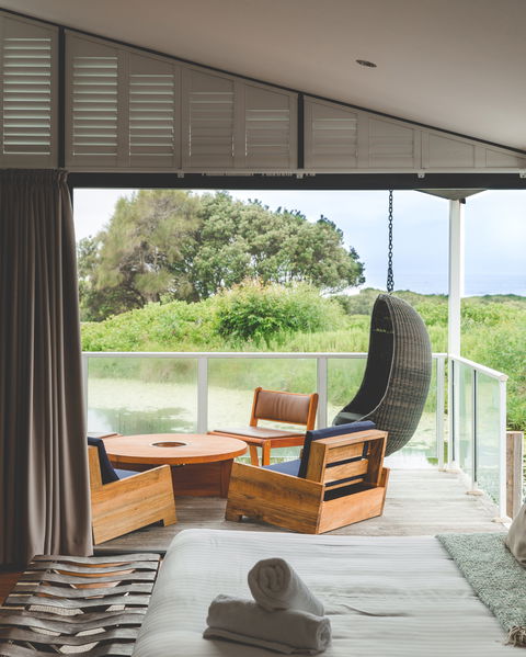Caves Coastal Bar And Bungalows - Tourism Canberra 1