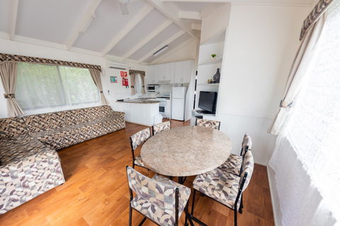 Eildon Riverside Holiday Park - Tourism Canberra 0