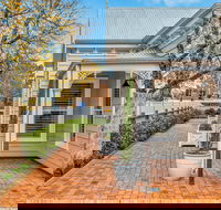 Grandview Accommodation - The Elm Tree Apartments - Tourism Canberra