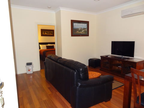 Hahndorf Oak Tree Cottages - Tourism Canberra 1