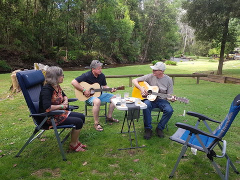Harrietville Cabins And Caravan Park - Tourism Canberra 3