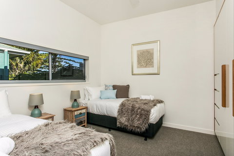 KoKo's Beach Houses Two - Tourism Canberra 3