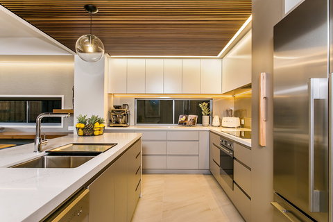 KoKo's Beach Houses Two - Tourism Canberra 6