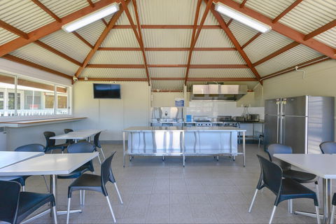 NRMA Sydney Lakeside Holiday Park - Tourism Canberra 7
