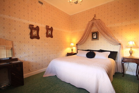 Rostrata Country House - Tourism Canberra 3