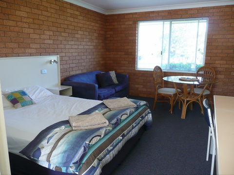 Rosebourne Gardens Motel - Tourism Canberra 2