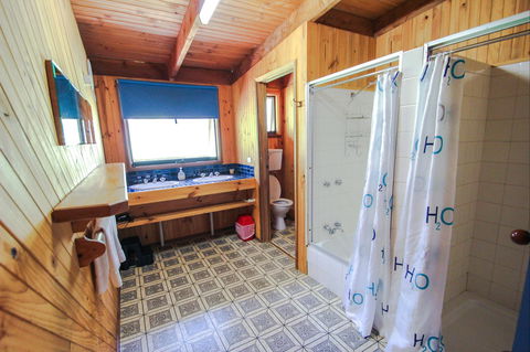 Sambar Lodge - Tourism Canberra 8