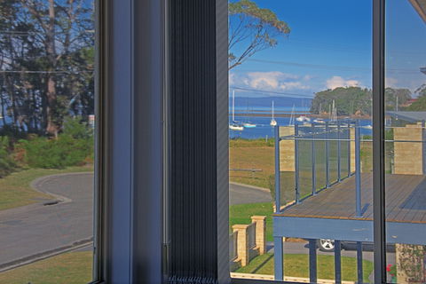 Sealark - Tourism Canberra 0