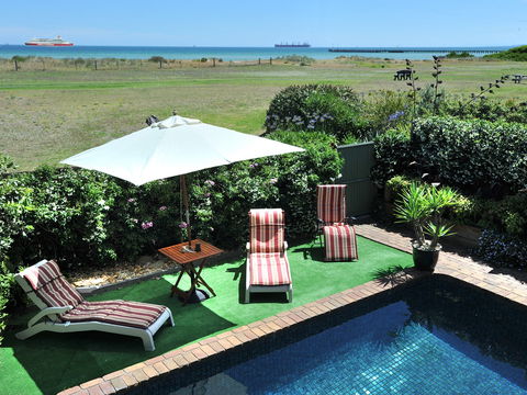Seacove On The Beach - Tourism Canberra 0