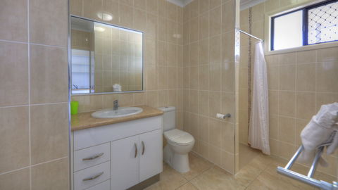 Sky View Units - Tourism Canberra 1