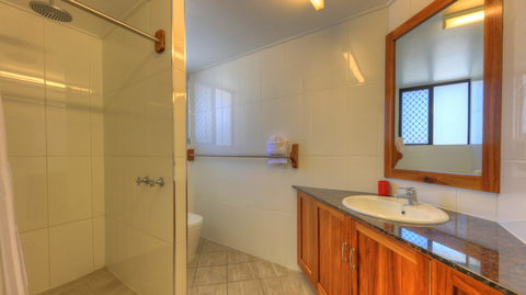 Sky View Units - Tourism Canberra 3